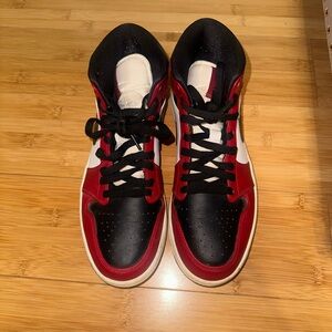 Chicago black toe Jordan 1